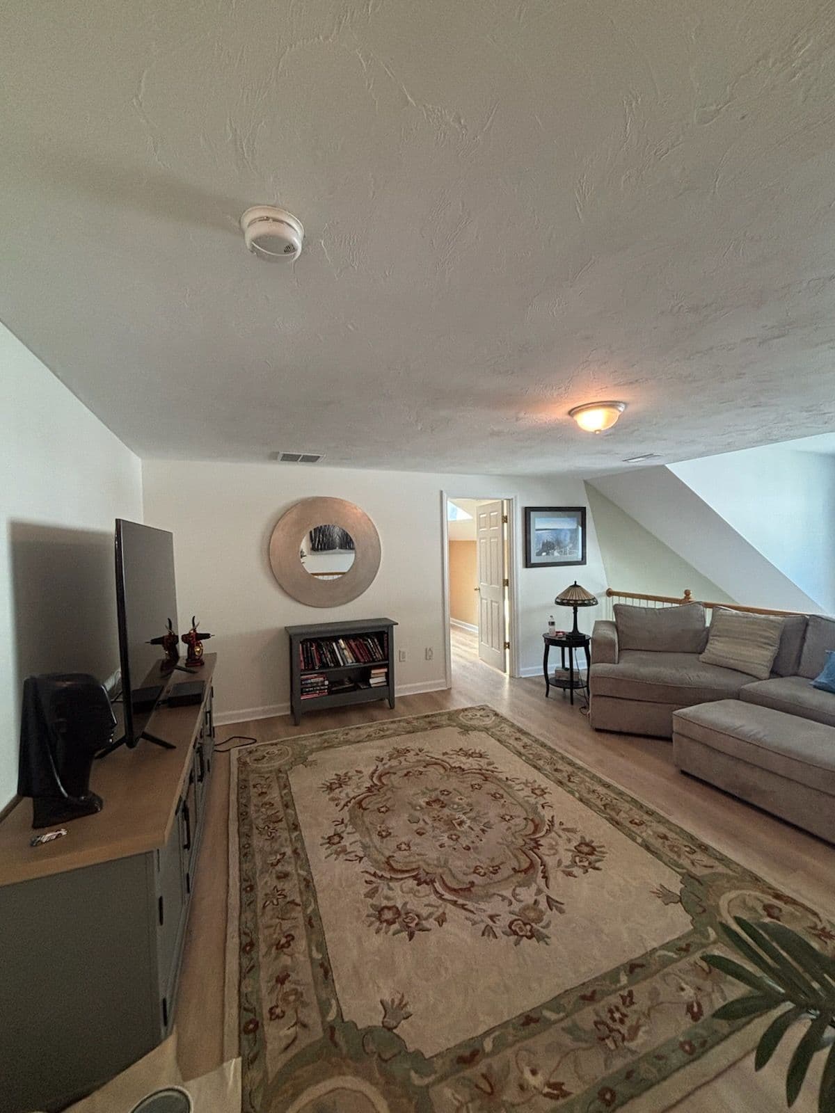 Gallery photos for Living Room Transformation with White Dove Paint: Image #1